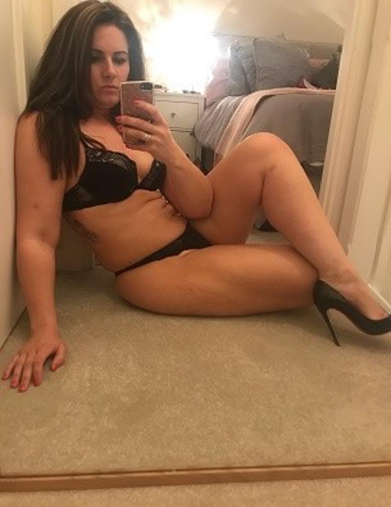 ◥◣?◢◤ 38 Yrs Older ? Sexy Housewife ? Need A Sex Partner ◥◣?◢◤