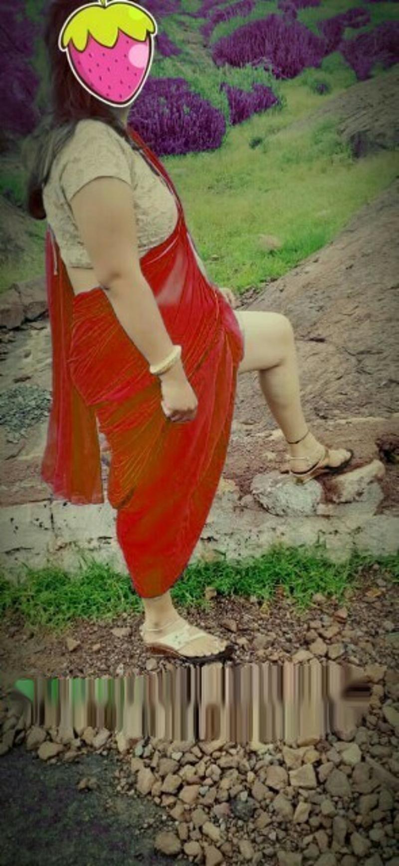 MOUTHWATERING CURVES Indian Wife cam show Live Now