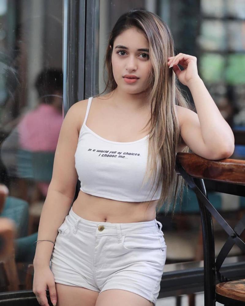 Manvi Kakkar From Mumbai Escorts