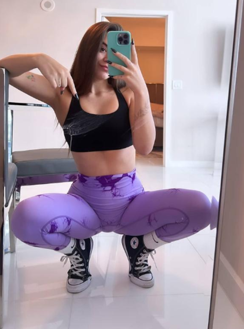 I have a sexy body, a big Ass, Nice BIG Boobs, and Clean CHUBBY PUSSY. See my al
