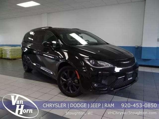  2018 Chrysler Pacifica Touring-L Plus