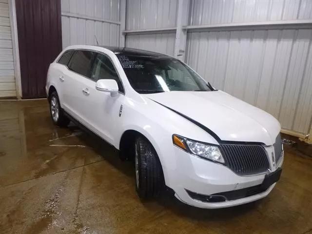  2014 Lincoln MKT Base