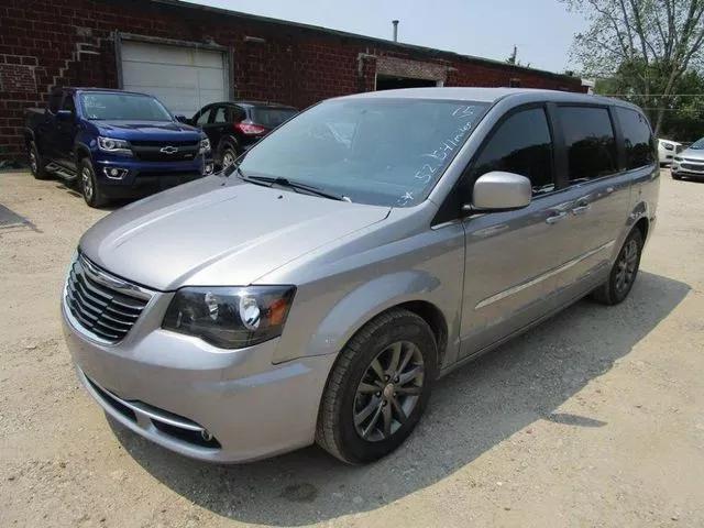 2015 Chrysler Town & Country S