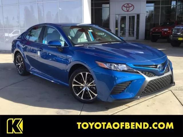  2020 Toyota Camry Hybrid SE