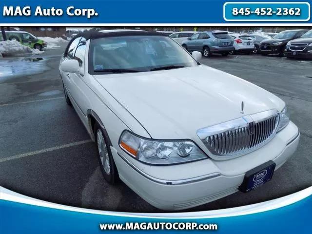  2006 Lincoln Town Car Signature Limited