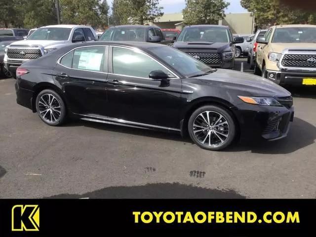  2019 Toyota Camry Hybrid SE