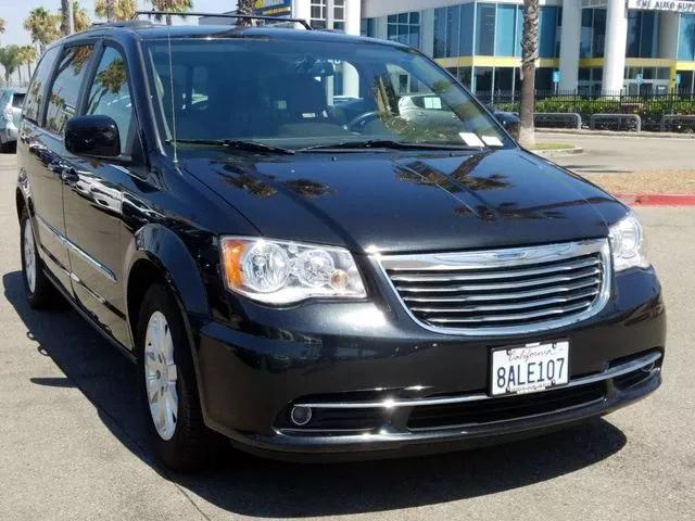  2016 Chrysler Town & Country Touring