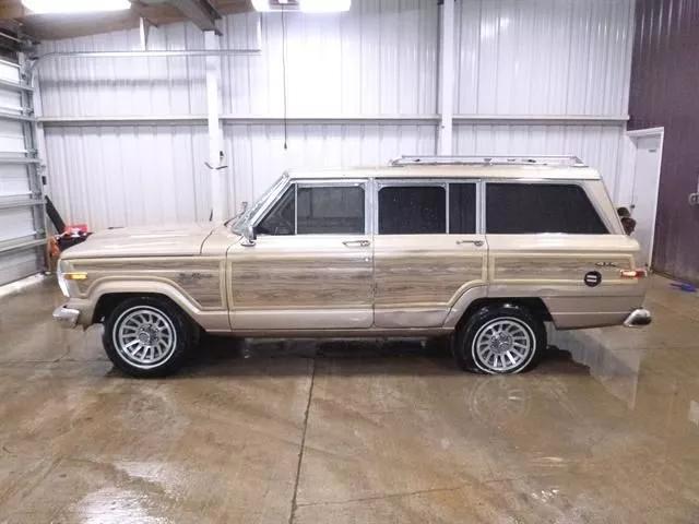 1989 Jeep Grand Wagoneer 4WD