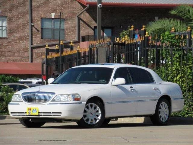  2006 Lincoln Town Car Signature Limited