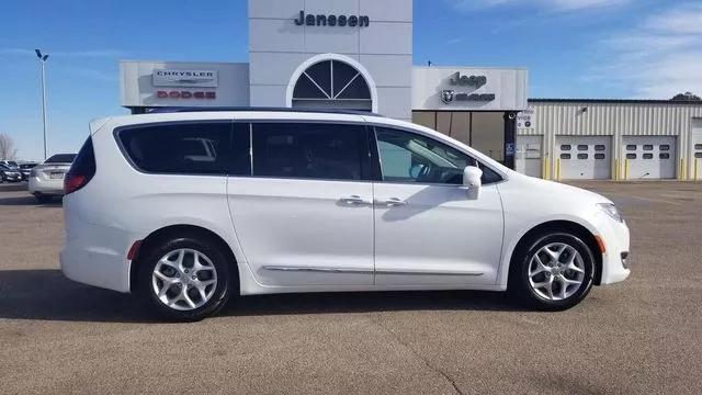 2018 Chrysler Pacifica Touring-L Plus