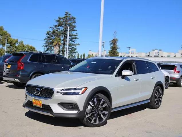  2020 Volvo V60 Cross Country T5