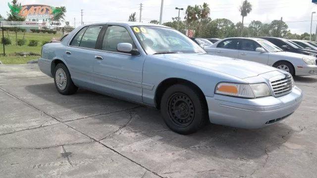  2000 Ford Crown Victoria 4DR SDN STANDAR