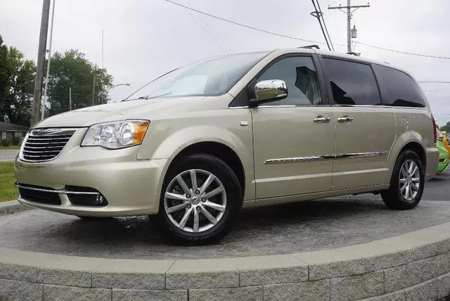  2014 Chrysler Town & Country Touring-L