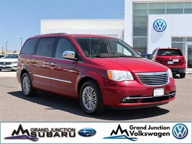  2013 Chrysler Town & Country Touring-L