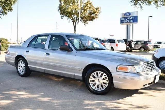  2005 Ford Crown Victoria LX