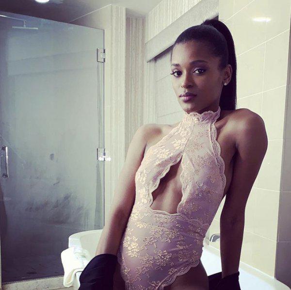 Peoria Illinois Escorts