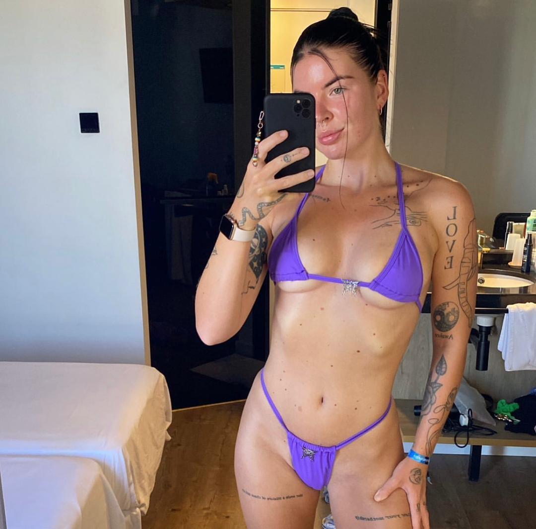 I m Down To Fuck You Good And I am open to meeting you anywhere 