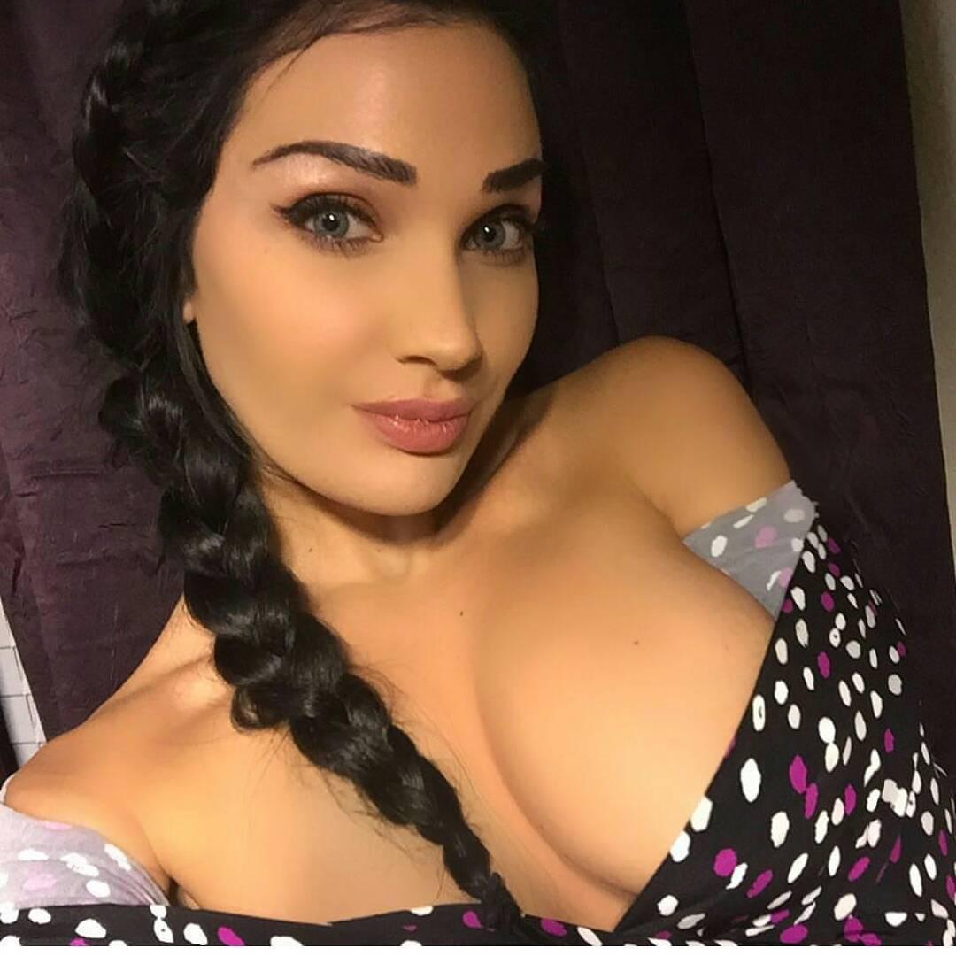 Klamath Falls Escorts