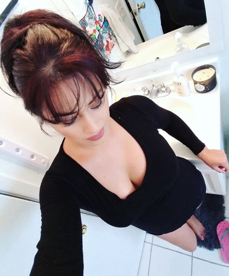A skilled Dominatrix and Fetishist seeking for a serious slave Dom & Fetish