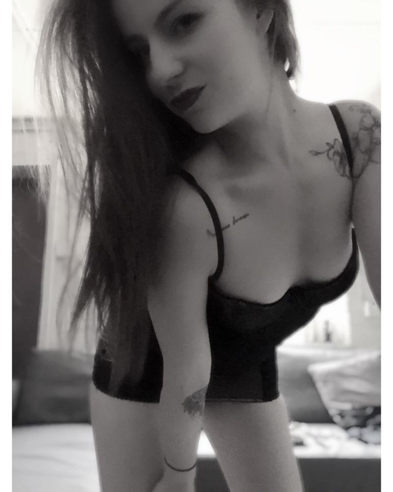Hello gentlemen,It would b my pleasure to indulge your carnal and kinky fetishes