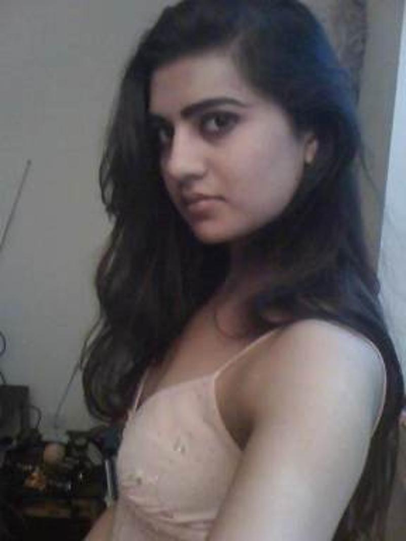 Local Erotic & Exotic Girl Available 18-52 y/r Single Older
