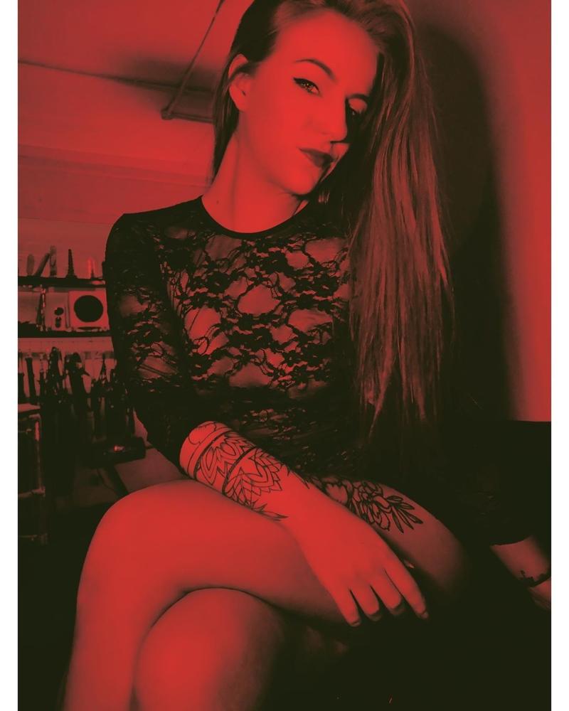 Hello gentlemen,It would b my pleasure to indulge your carnal and kinky fetishes