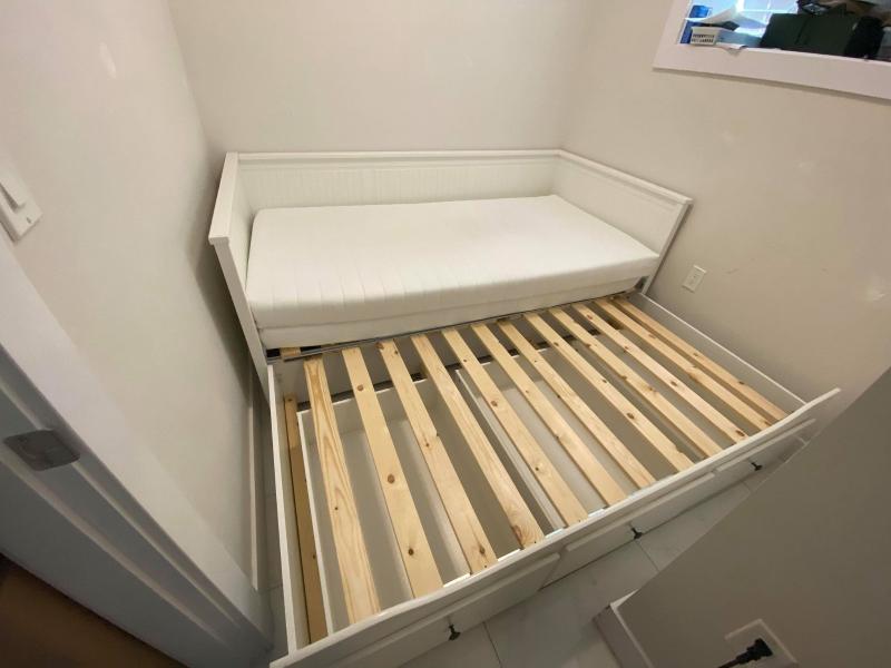 Hemnes daybed with 3 drawers.