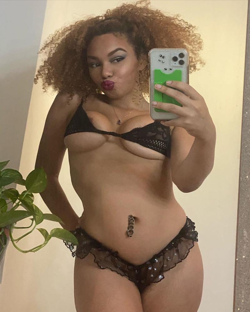 Mama/Mistress for domination and fetish fun