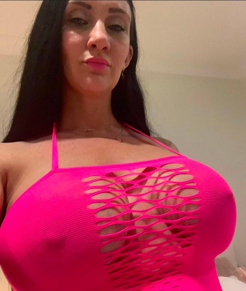 I'm your mature statuesque Mistress I am a sophisticated