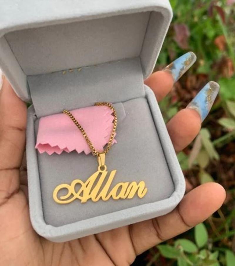 PERSONALIZED NAME PENDANT NECKLACE